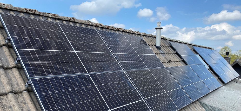 Photovoltaik-Anlage auf einem Dach